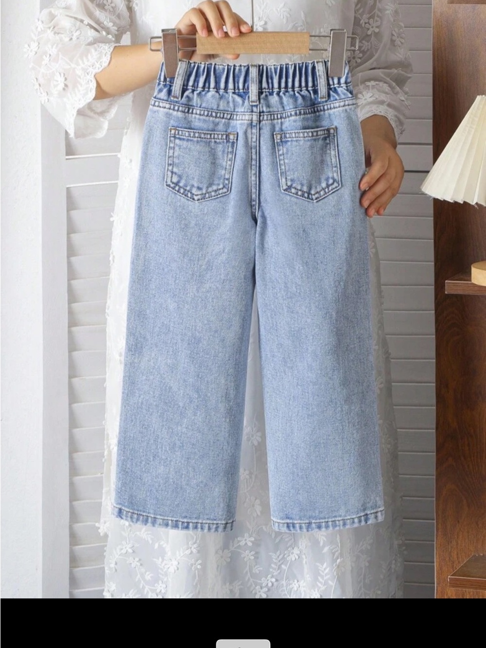 SHEIN Light Blue Wide-Leg Kids' Jeans with Pink Floral Embroidery - Picture 2 of 5